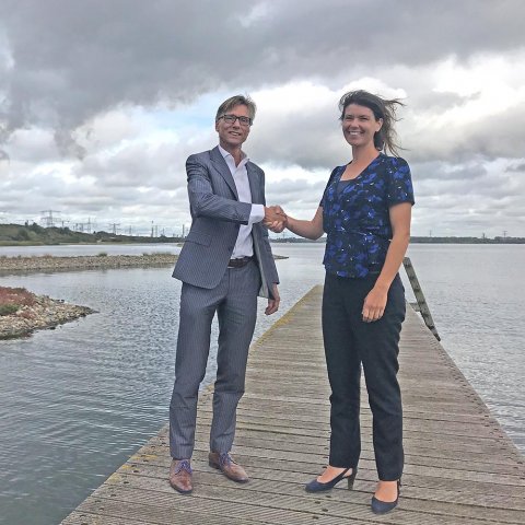 Programmamanager Wiep Folkerts van TNO en Lies van der Pol, wethouder Duurzaamheid